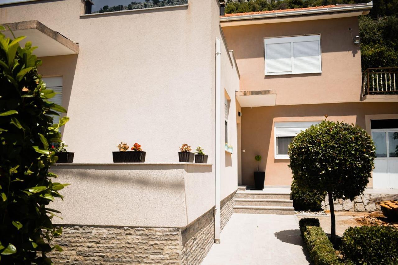 Apartman Villa Vita ชาพลินา ภายนอก รูปภาพ
