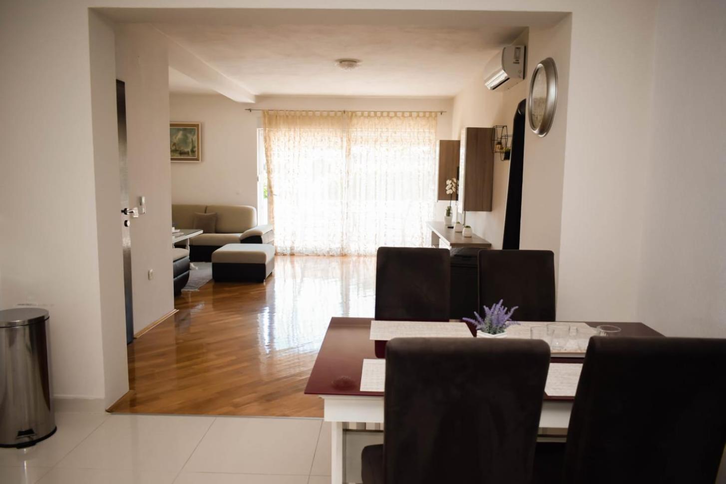 Apartman Villa Vita ชาพลินา ภายนอก รูปภาพ